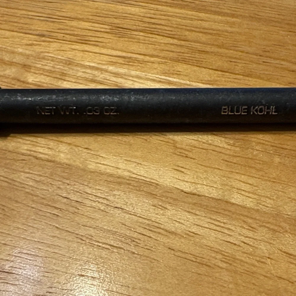 Avon Black Luxury Eye Lining Pencil